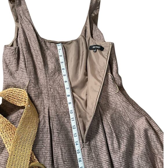 Nine West Pebble Sleeveless Dress in Brown Size 12 Neutral Coastal Knee Length - Picture 9 of 13